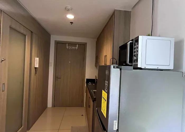 2 1 Unit By Metro Staycation